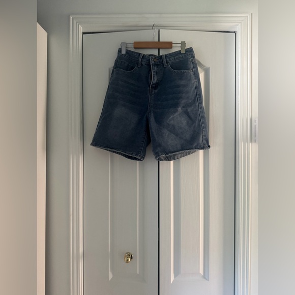 Missguided Blue Jean Shorts - Picture 2 of 2